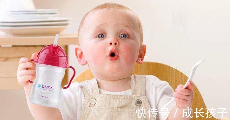 妈妈们|这4种情况,说明宝宝缺水,赶紧补水!附让宝宝爱上喝水的4个妙招