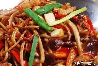 羊肉|美食推荐：干锅茶树菇、土豆炖牛肉、枣香肉、香菇炒羊肉丝的做法