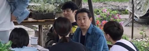 黄老师|《向往5》黄磊厨艺遭质疑，那英一番话撕开遮羞布，何炅顿时尴尬