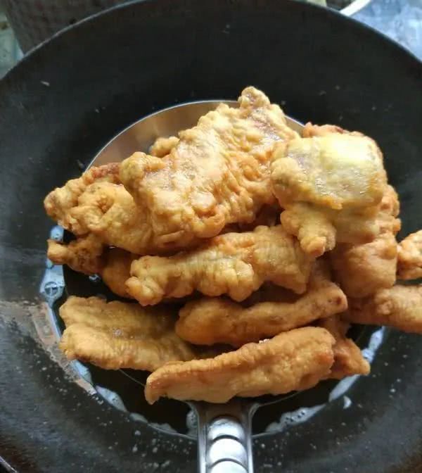 地方|做了二十多年酥肉的父亲,教我怎样做酥肉,才能保证香脆可口