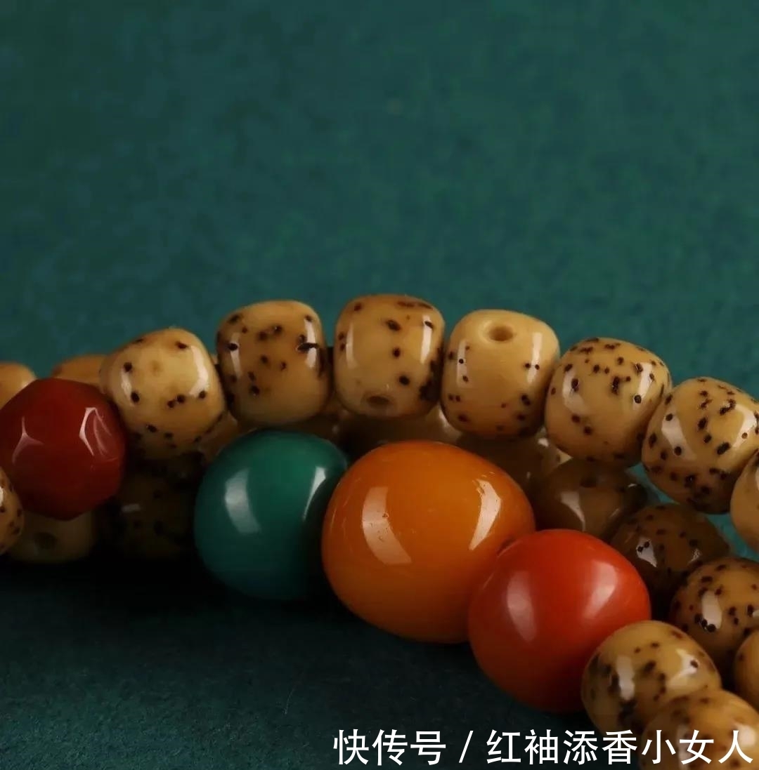 如果你玩手串有这3个举动,那么恭喜你,手串可以扔垃圾桶了!