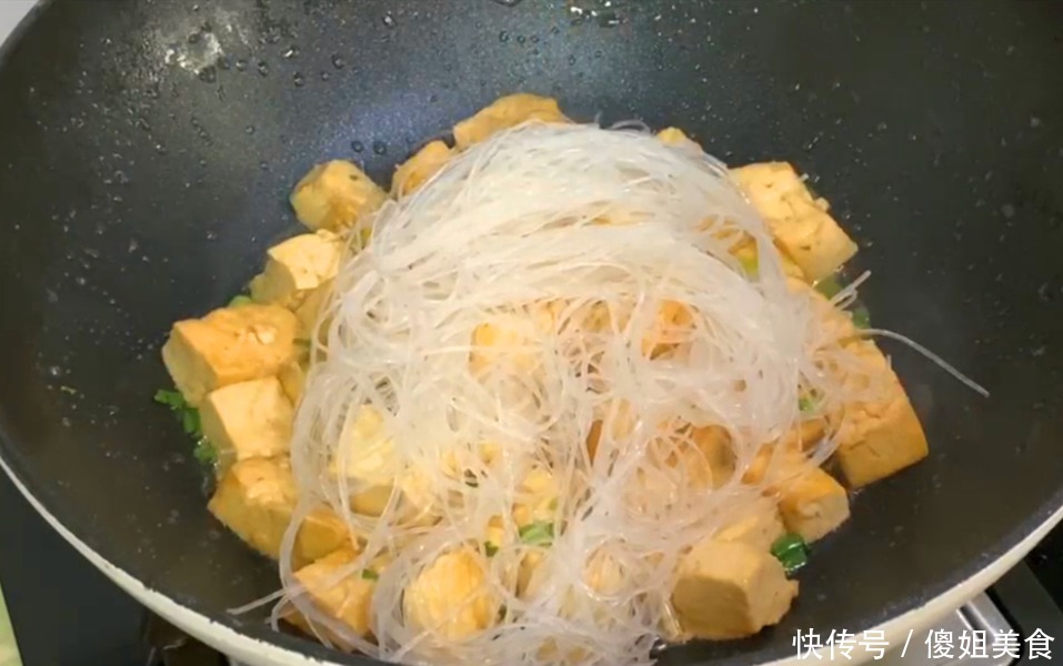  顺序|白菜炖豆腐，先放白菜还是豆腐？顺序搞错， 难怪不入味还难吃