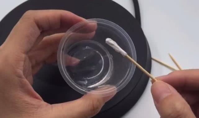 电热水壶插一根牙签太厉害了,一年能省下好几百,告诉家里人学学