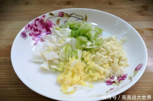 天冷吃这菜香辣开胃，越嚼越香，常吃不怕冷不感冒，总也吃不腻