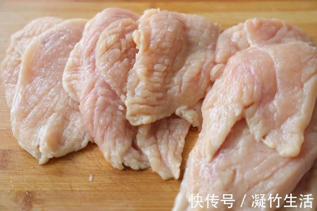 做法|懒人鸡排做法，早餐几分钟搞定，外面一份几十块钱，在家成本超低