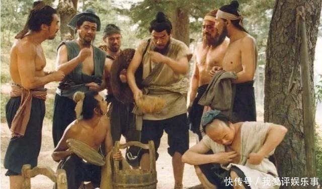 林冲@人强马壮的晁盖为何输给宋江,从对待林冲的态度就已埋下败局!