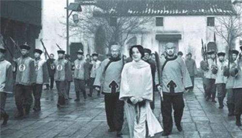 女儿|秋瑾牺牲，年仅6岁的女儿苦练武术，24年后终找到仇家却抱憾而终