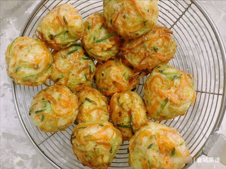 炸丸子，用淀粉还是面粉？教你正确做法，丸子酥香不回软，太香了