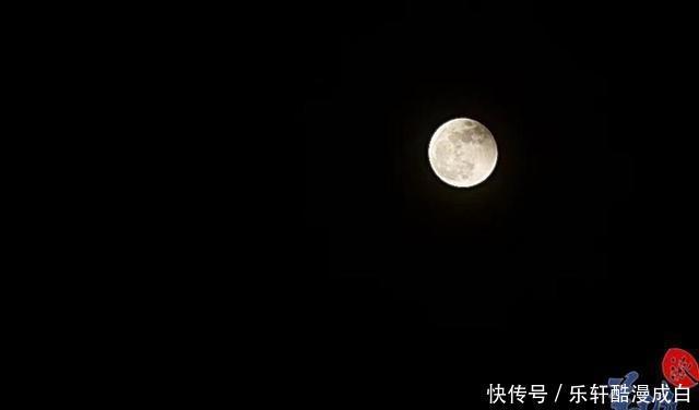 塔顶 【图集】超级月亮爬上小蛮腰塔顶!实拍月食复原全过程