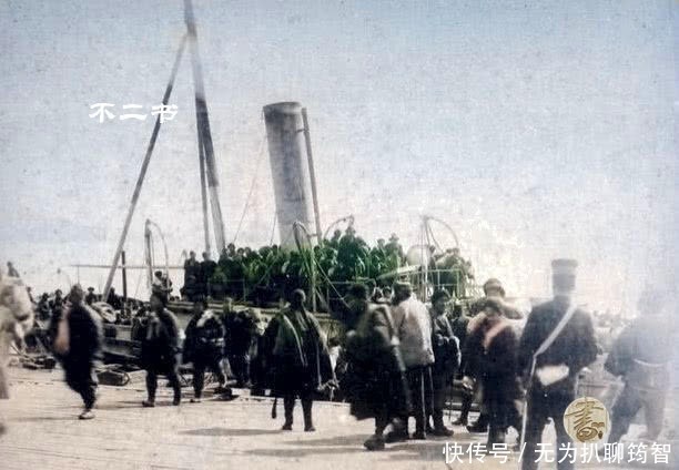 清军|上色老照片:甲午战争中的真实场面,被攻陷的清军阵地一片狼藉