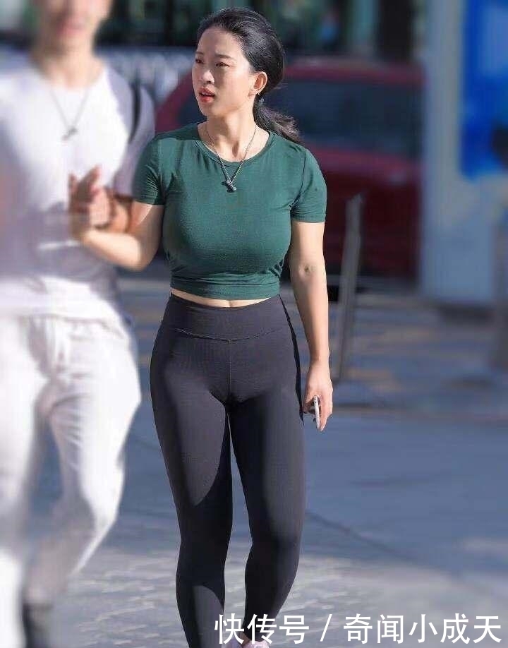 有个这样的时尚女朋友,吵架还是不要顶嘴了吧