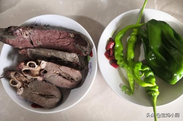 宝妈|猪身上这两样,比猪肉香,不燥润肺睡眠好,秋季尤其要做给家人吃