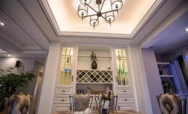 三居室|新房入住一年,忍不住晒晒,入户鞋柜最实用了,客厅大气漂亮!