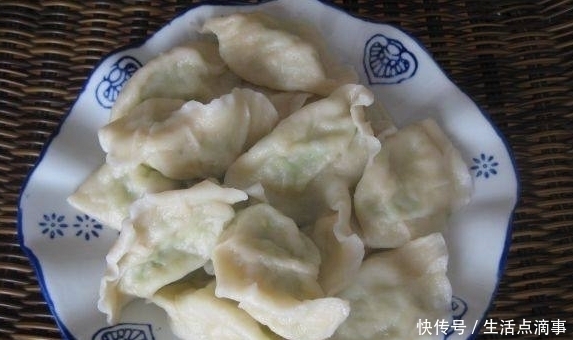 此菜包饺子头一回见,香味宜人,一顿50个不够吃,家人百吃不厌
