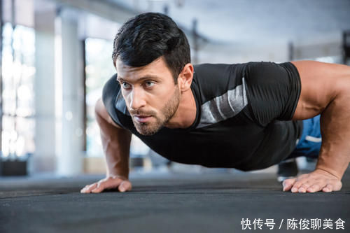 俯卧撑|检验自己是不是真男人，做俯卧撑就够了！你能做多少个？