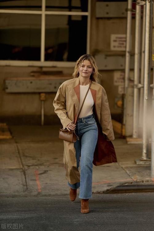 减龄|冬天里藏肉又时髦的穿搭,一定是“阔腿裤+短靴”,洋气还减龄