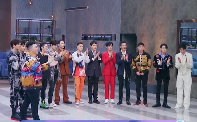 《追光吧2》哥哥待遇差别大,入住不到三星级,还不如旅馆的床