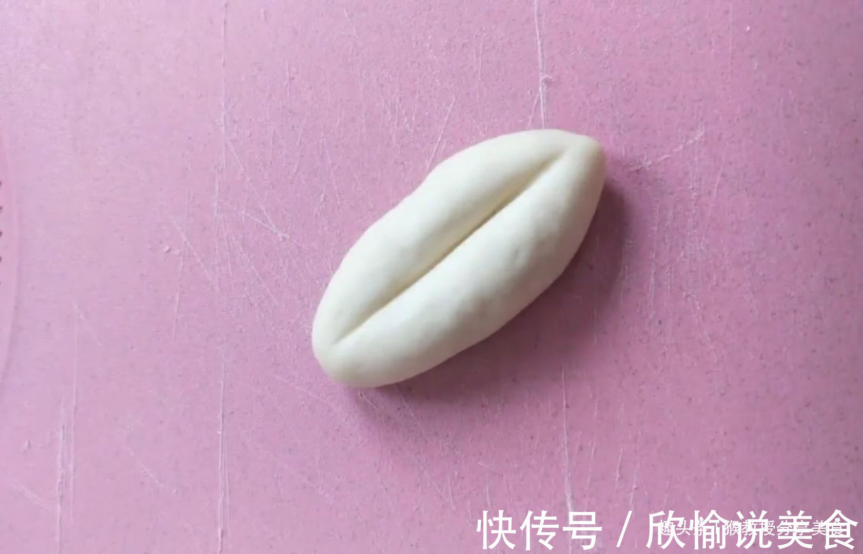 孩子挑食不好好吃饭，我用玉米面做了个卡通馒头，他喜欢的不得了