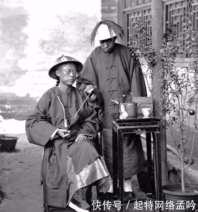 物品|在清朝的照片中,我们在很多场景里都会发现这件物品,无论男女