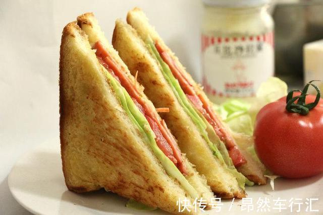 kenzie|健身15年的她,136斤多肉身材,看起来比维密超模还美上几分