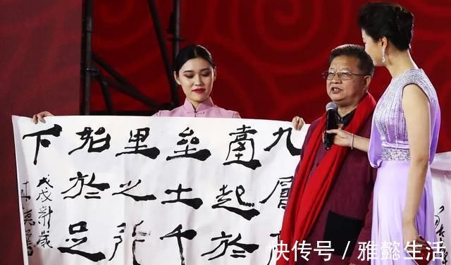 曾翔$用“丑书”写春联,是怎样一种体验?网友:撕了吧,忒丢人!