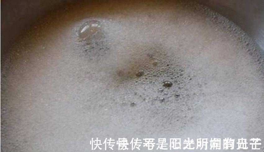 清洗白色衣服的小妙招, 教你轻轻松松洗白衣服！