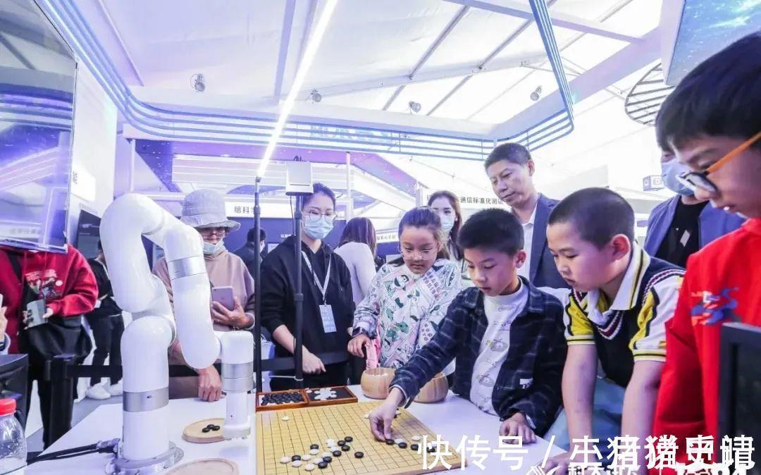 克隆|科大讯飞“年度大秀”又火出圈了!克隆真人语音只要1句话