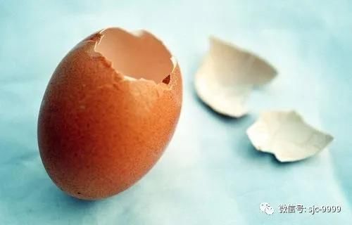 天热了鸡蛋容易坏,不用放进冰箱,老农教你1招,放2个月还新鲜