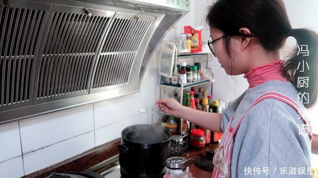 爱吃猪蹄要收藏,教你一个猪肉的家常做法,4斤猪脚不够吃