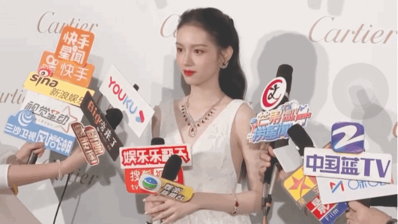 宝藏女孩|00后输了，这届95后小花也太会穿了吧