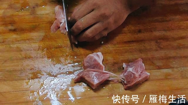 为啥很多饭店把芹菜炒杏鲍菇当做招牌菜试着炒一次,真能吃上瘾