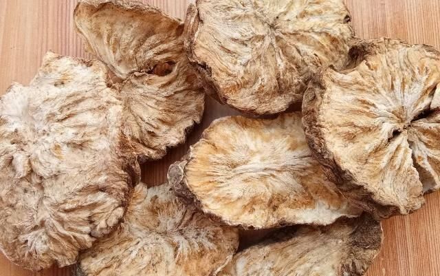 尿酸高的人,生活中盡量多吃4種食物,或助你排出尿酸