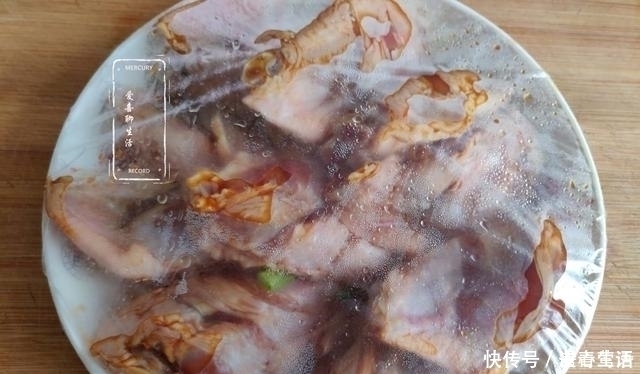 电饭煲|夏天，碰上此肉别手软，比猪肉便宜比羊肉解馋，简单一蒸特别鲜美