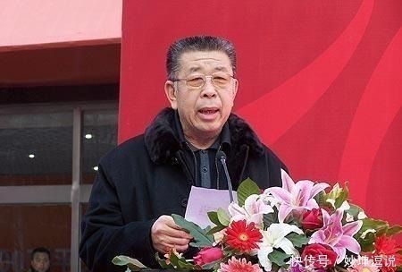 墓园|只读过一年书，靠房地产和建墓园赚百亿，孙子开宾利被面包车撞死