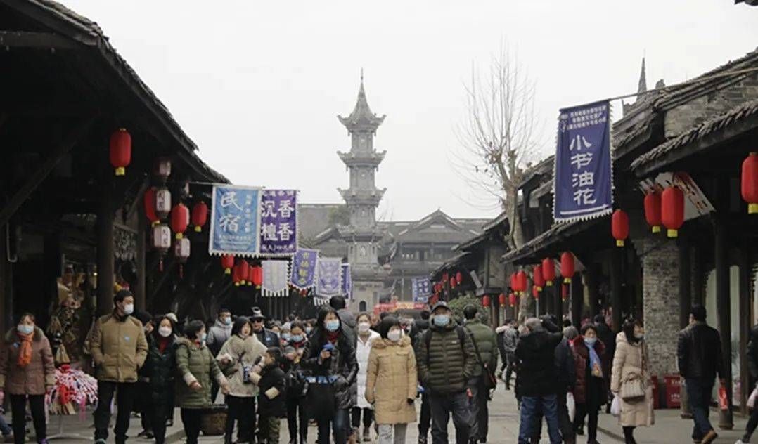 冬游四川上封面|当春节遇上冬奥 四川旅游火热开年 | 游客