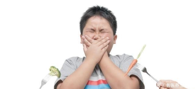 过度肥胖|宝宝一直跟奶奶生活,妈妈“强行”接走,半年后宝宝大变样!