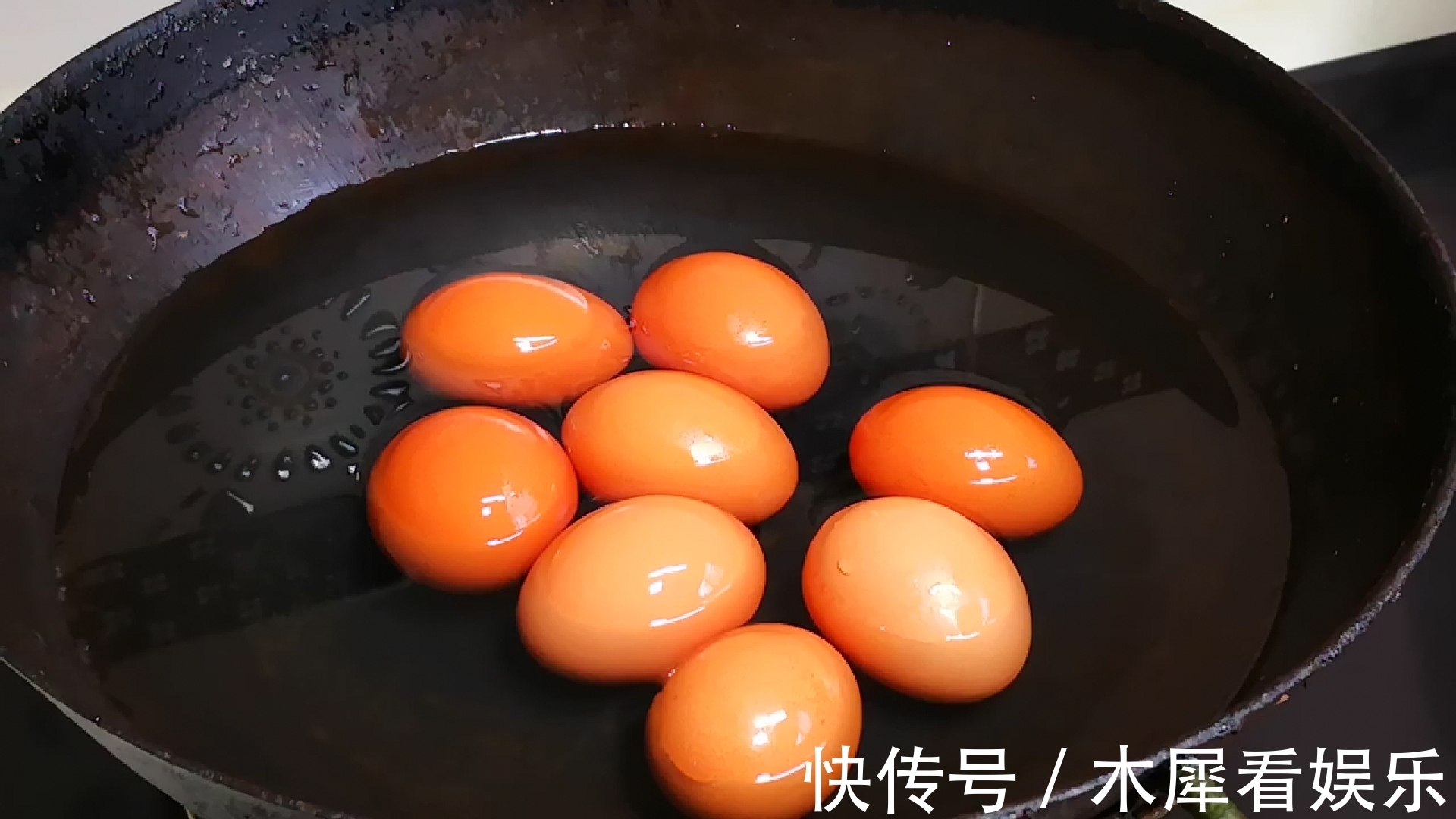 蛋黄|鸡蛋教你吃出烤串的味道,一顿做8个都吃不够,上桌比肉都抢手