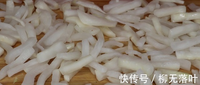 腌萝卜这么做才最好吃，香辣脆爽又开胃，绝对是下饭的好搭档！