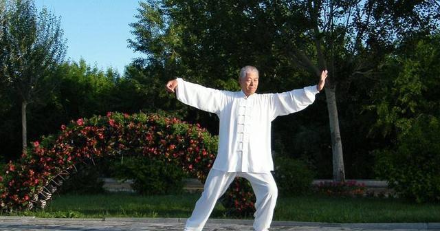 痛风|70-79岁是“长寿关键期”,要健康更长寿,做到:3防,4勤