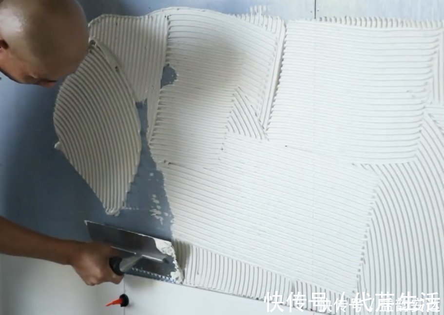 找平器|头一次见这么精致的瓷砖铺贴,全墙通用找平器,一平人工就要几百