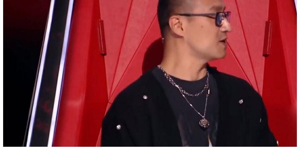 导师|依加获得8转被好声音导师疯抢，小伙子帅气有才华，女友也漂亮？