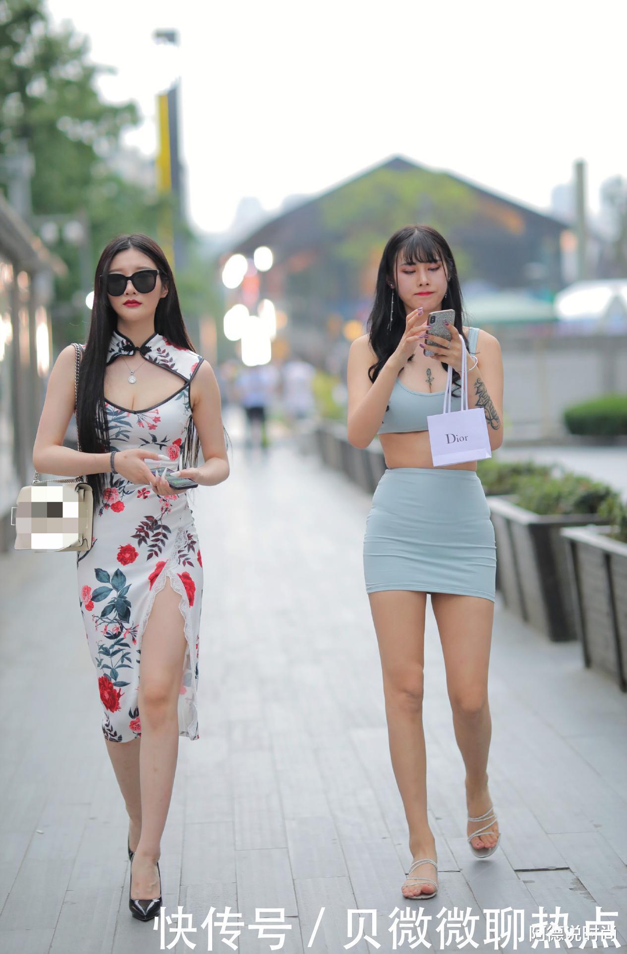 难以|无论是旗袍裙还是小背心,闺蜜俩的穿搭都让人难以抉择