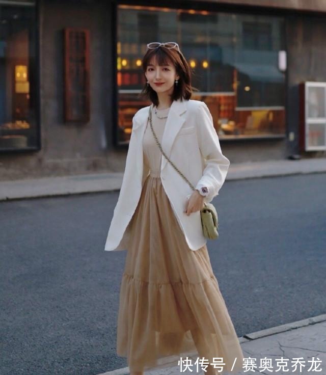 秋季|小西装+半身裙=这才是我们想要的秋季时尚,提升气质又高级!