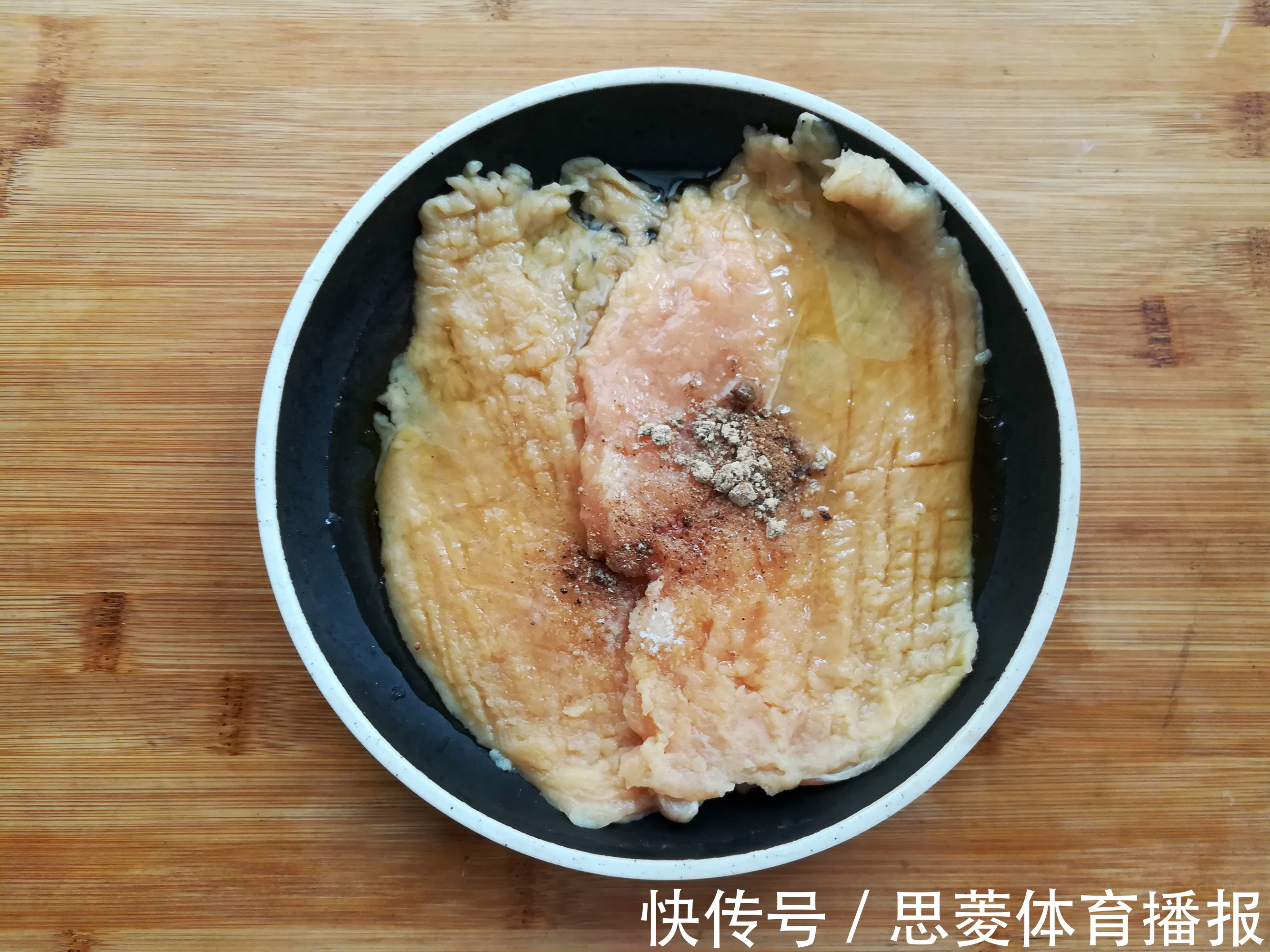 鸡排|不用油炸的香酥鸡排，操作简单，一个烤箱就能做，少油更健康