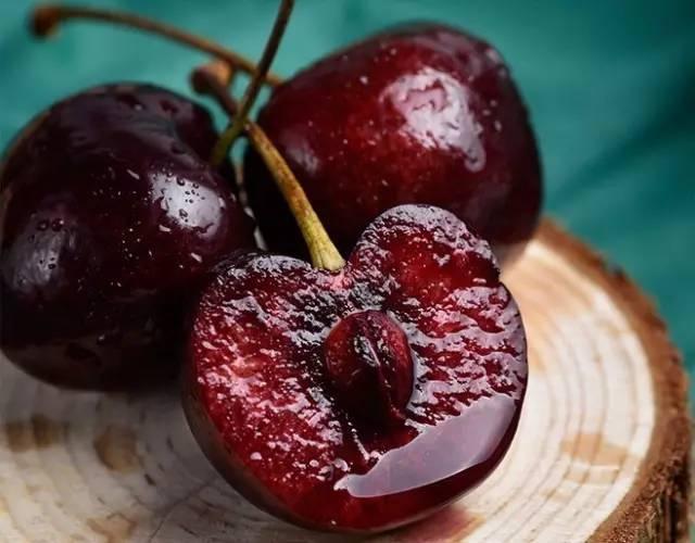 1斤“50元”的水果，“种2盆”在家里，想吃就摘，省钱又有趣