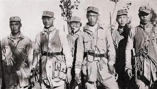 夜袭|自古英雄出少年!抗战中年仅22岁的他一次夜袭就毁掉了日军的飞机