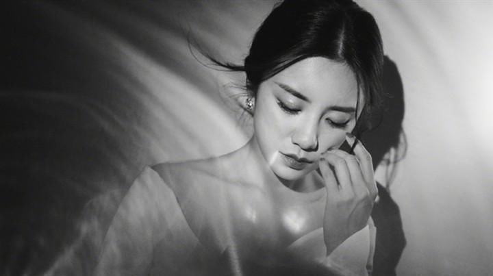 《中国好声音》发布会,李宇春稳站C位,李健拒绝换位置