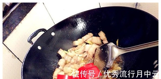五花肉|在家做可乐红烧肉,口感肥而不腻,一个人就能吃两斤,越吃越过瘾!