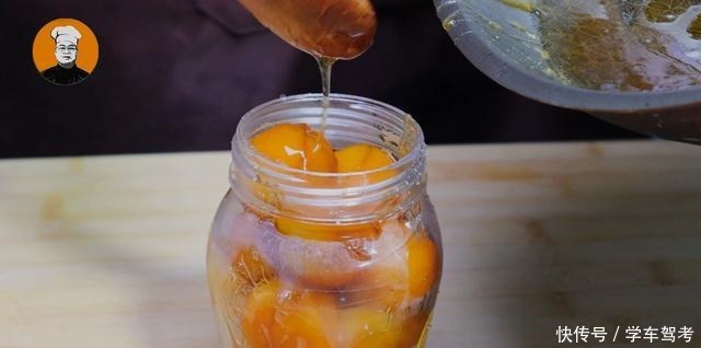 冬季反复咳嗽,在家炖上一锅金桔膏,又化痰,小孩要多吃