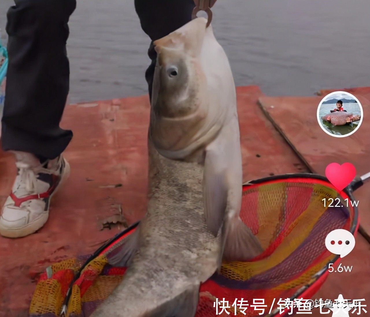 爆红之后，钓王邓刚又开启“盘老板”模式！钓场老板直呼：亏死了